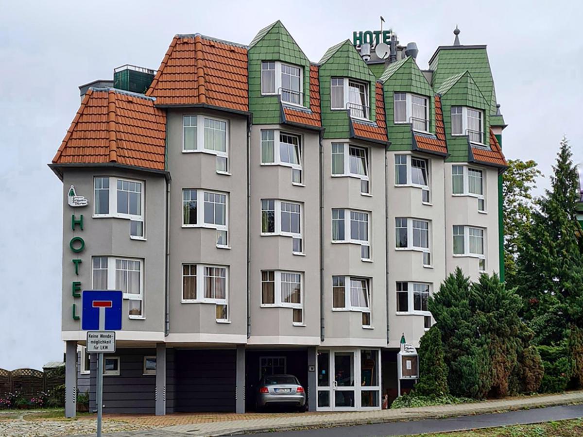 Zum Gruenen Turm Hotel Hohen Neuendorf Bagian luar foto