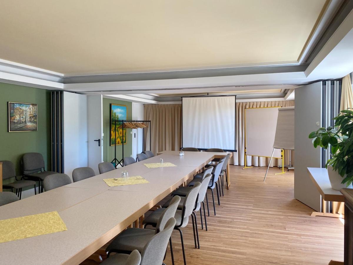 Zum Gruenen Turm Hotel Hohen Neuendorf Bagian luar foto